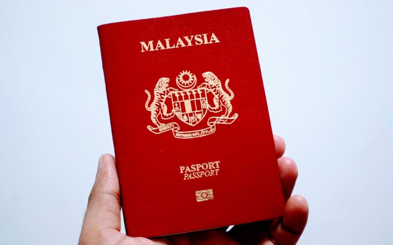 Pasport Malaysia Antarabangsa Versi Baharu dengan 94 Ciri Keselamatan Dikeluarkan Mulai 1 Jun 2026 — Apa Yang Anda Perlu Tahu