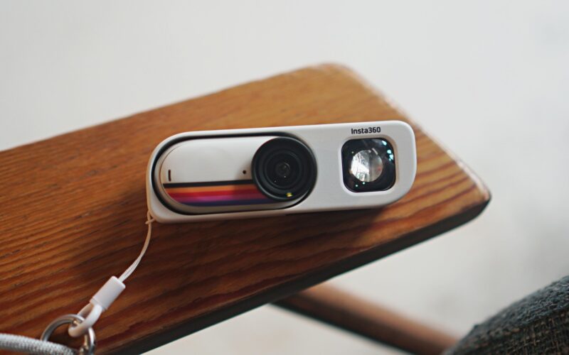 Insta360 GO 3S Retro Bundle Tiba di Malaysia — Action Camera POV dengan Waist-Level Viewfinder, Mulai RM1,099